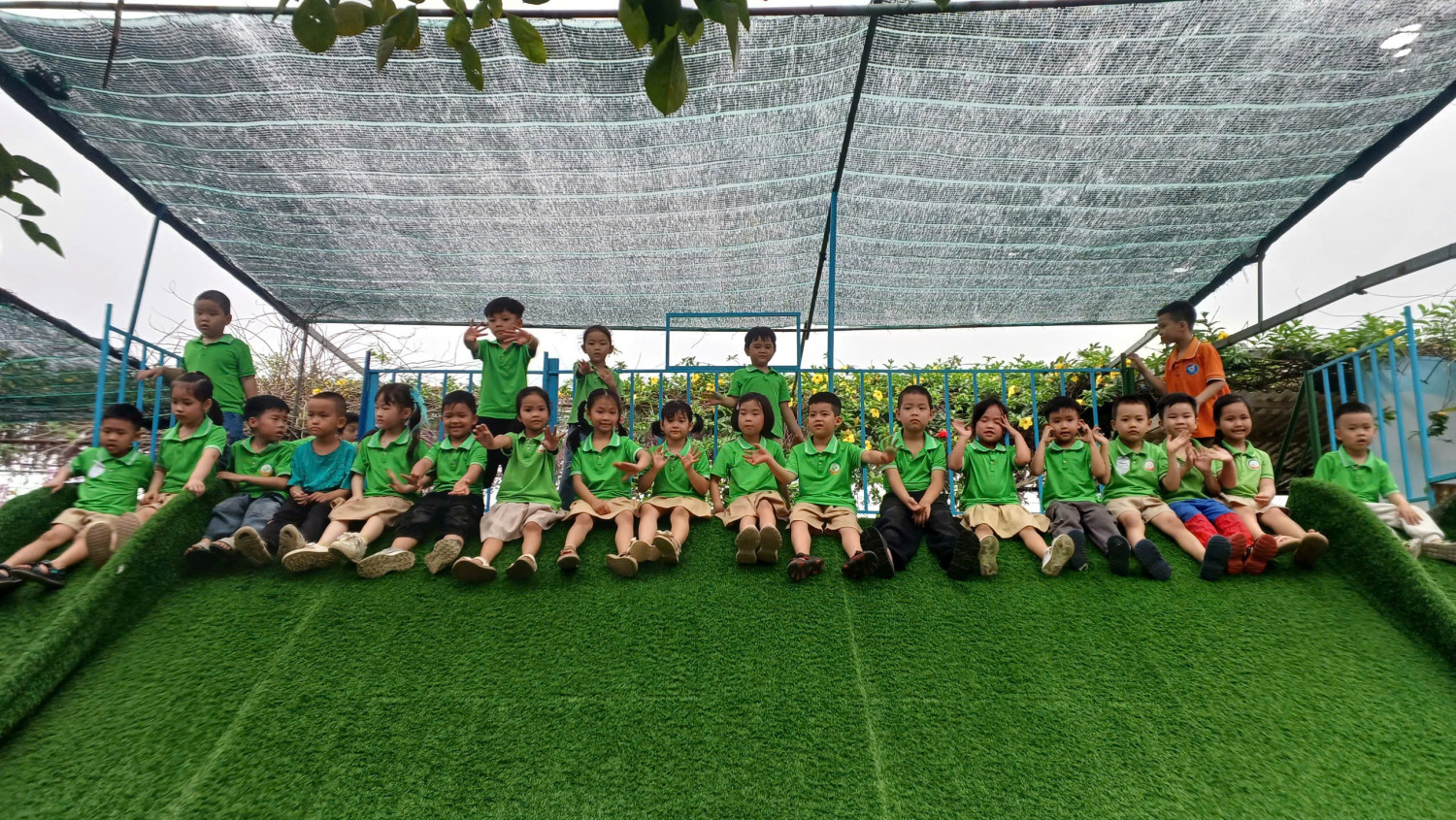 z7660217625022 c9f95803d144baa011254efb1a60fda8